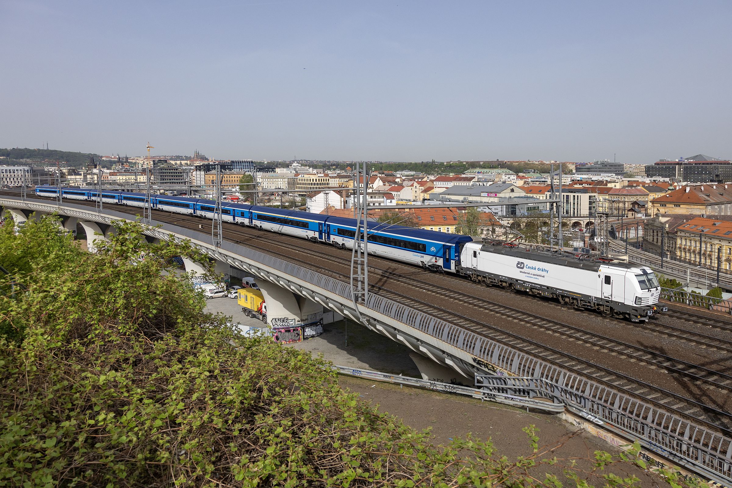 ComfortJet train